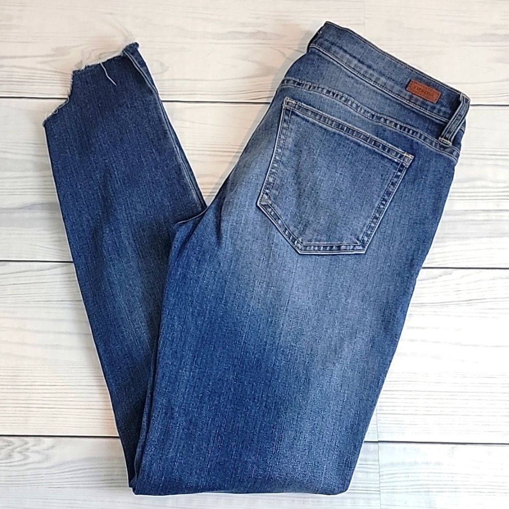 Sneak peek cropped low rise skinny jeans Size 7